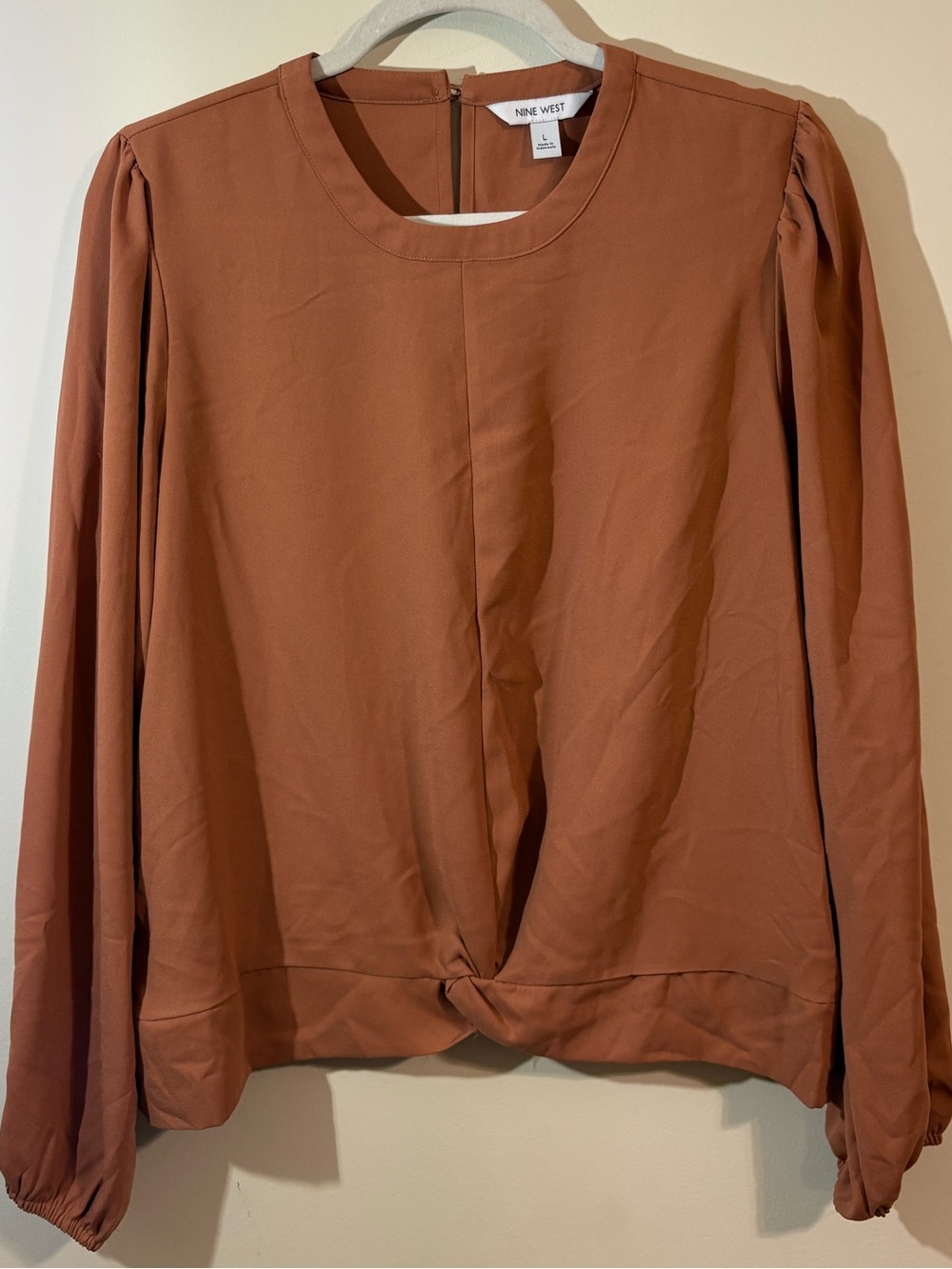 Nine West‎ blouse women’s Large Rust Twist-Front Long Sleeve Top pullover button
